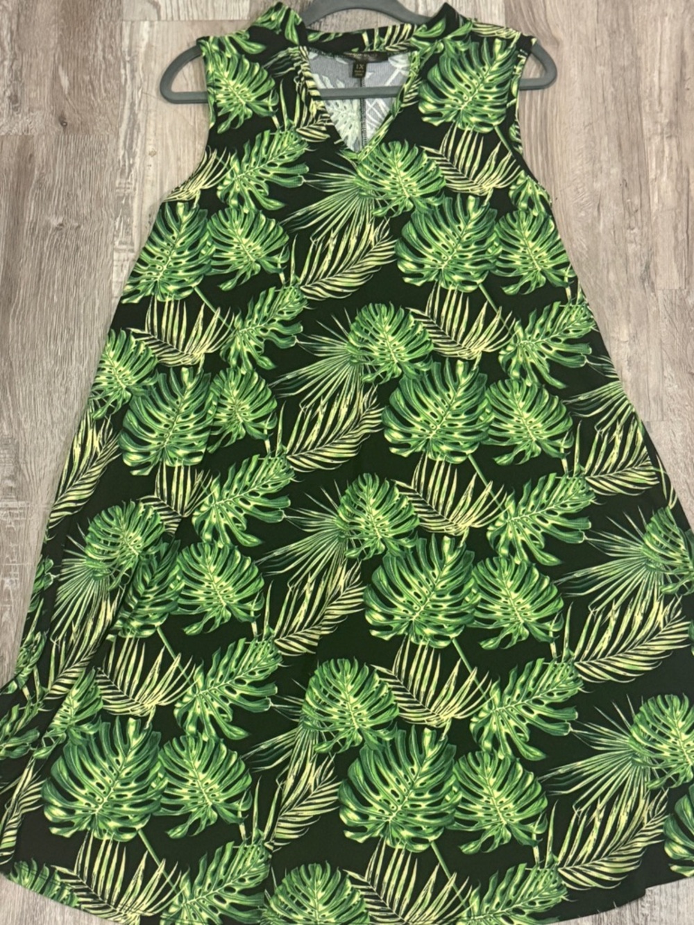 Lexington Avenue NYC Tropical Palm Leaf Print Sleeveless V-Neck Swing Dress 1X